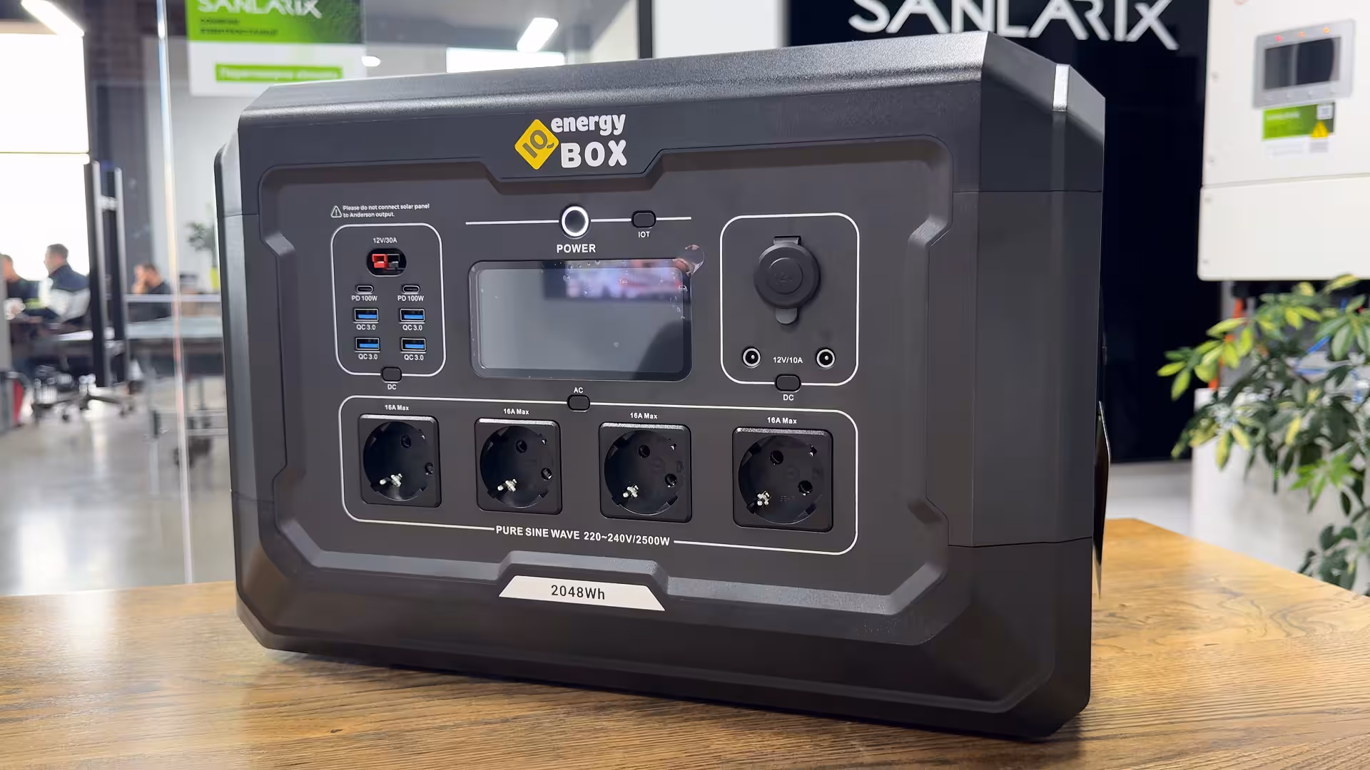 Портативна зарядна станція IQ Energy Box S2 Портативна зарядна станція IQ Energy Box S2